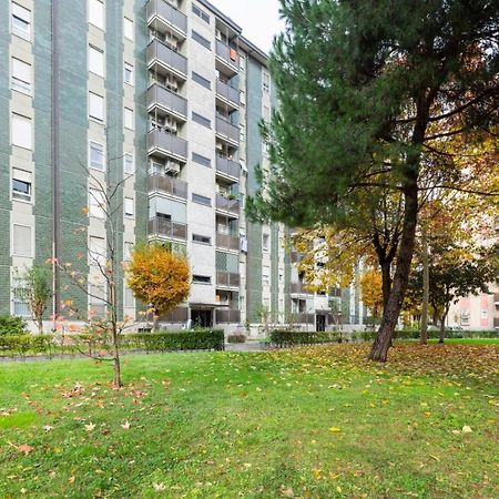 Bonola M1 Bright & Functional Flat Apartment Milan Bagian luar foto