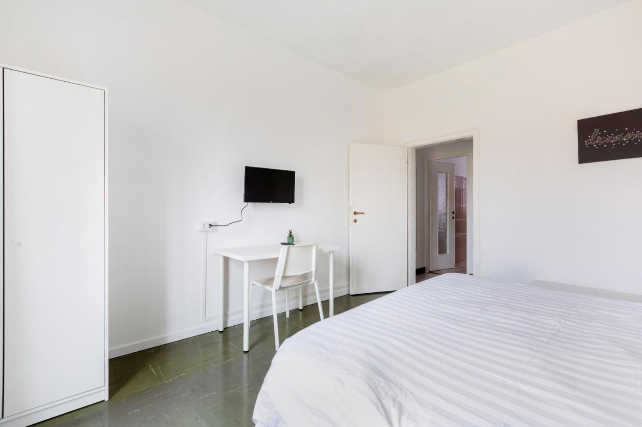 Bonola M1 Bright & Functional Flat Apartment Milan Bagian luar foto