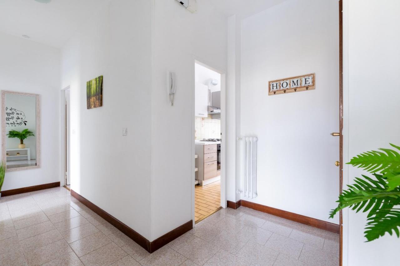 Bonola M1 Bright & Functional Flat Apartment Milan Bagian luar foto