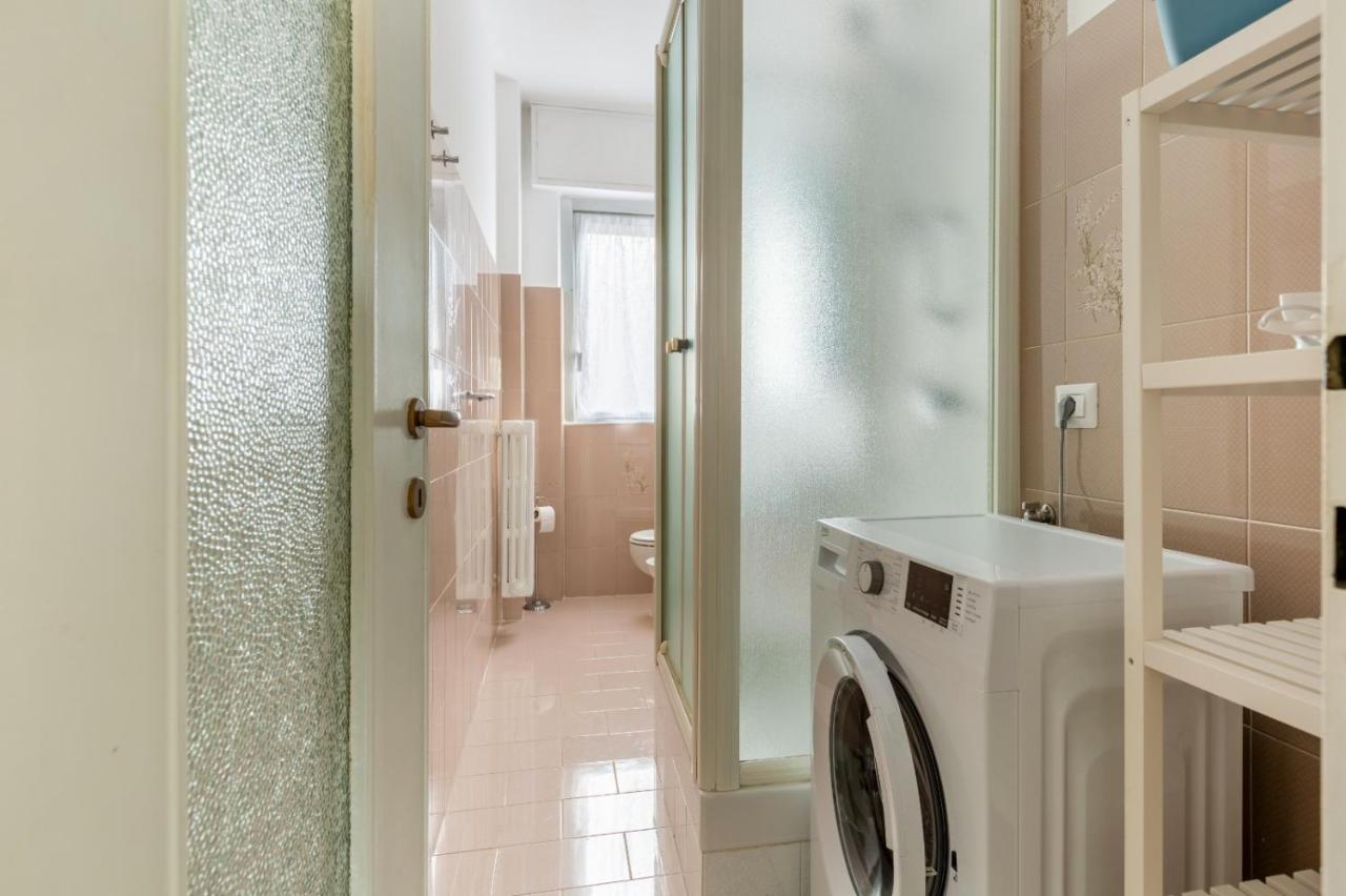 Bonola M1 Bright & Functional Flat Apartment Milan Bagian luar foto