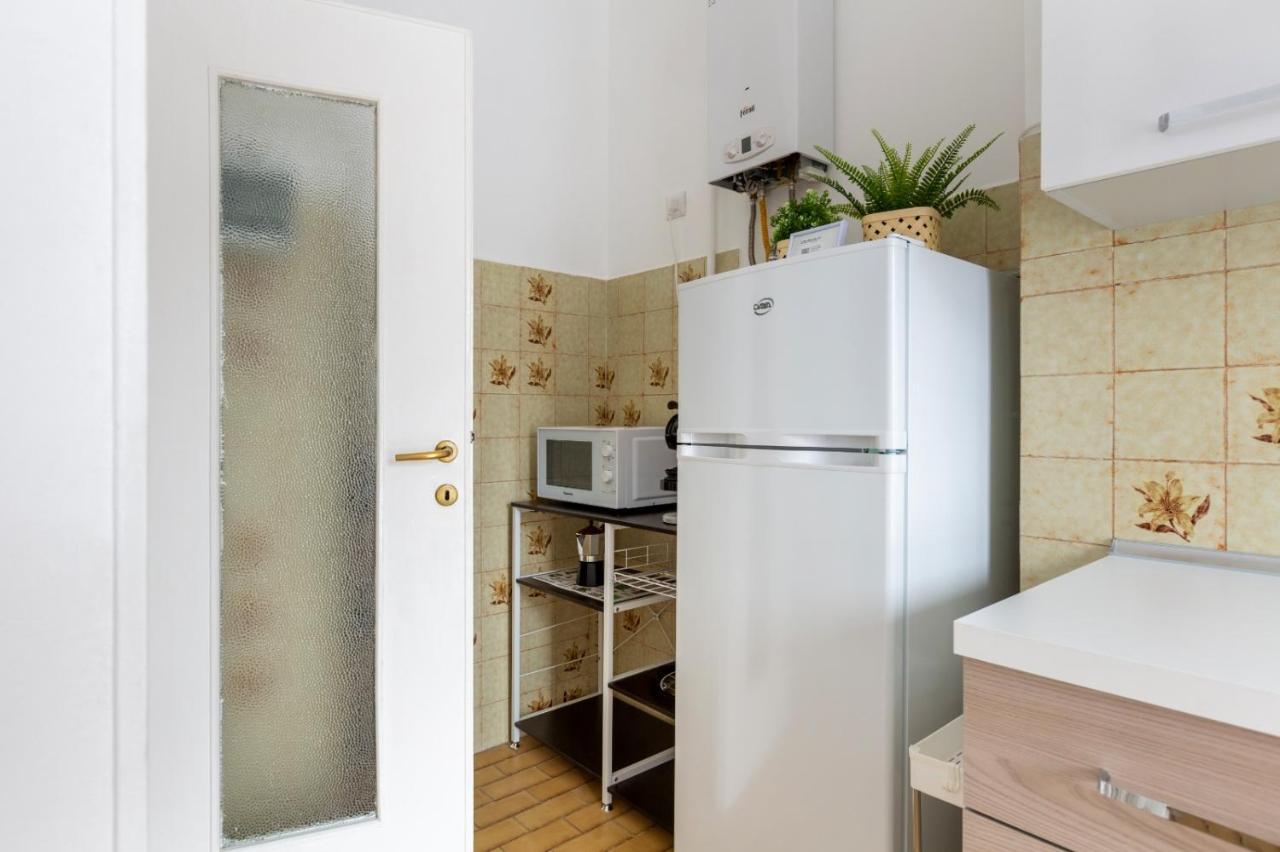 Bonola M1 Bright & Functional Flat Apartment Milan Bagian luar foto